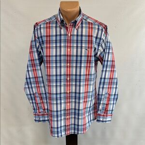 Vineyard Vines long sleeve button down collar shirt.  M